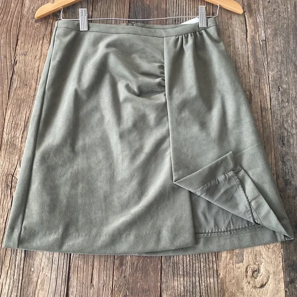 Anthropologie Suede Mini Skirt In A Moss Green - Picture 7 of 9